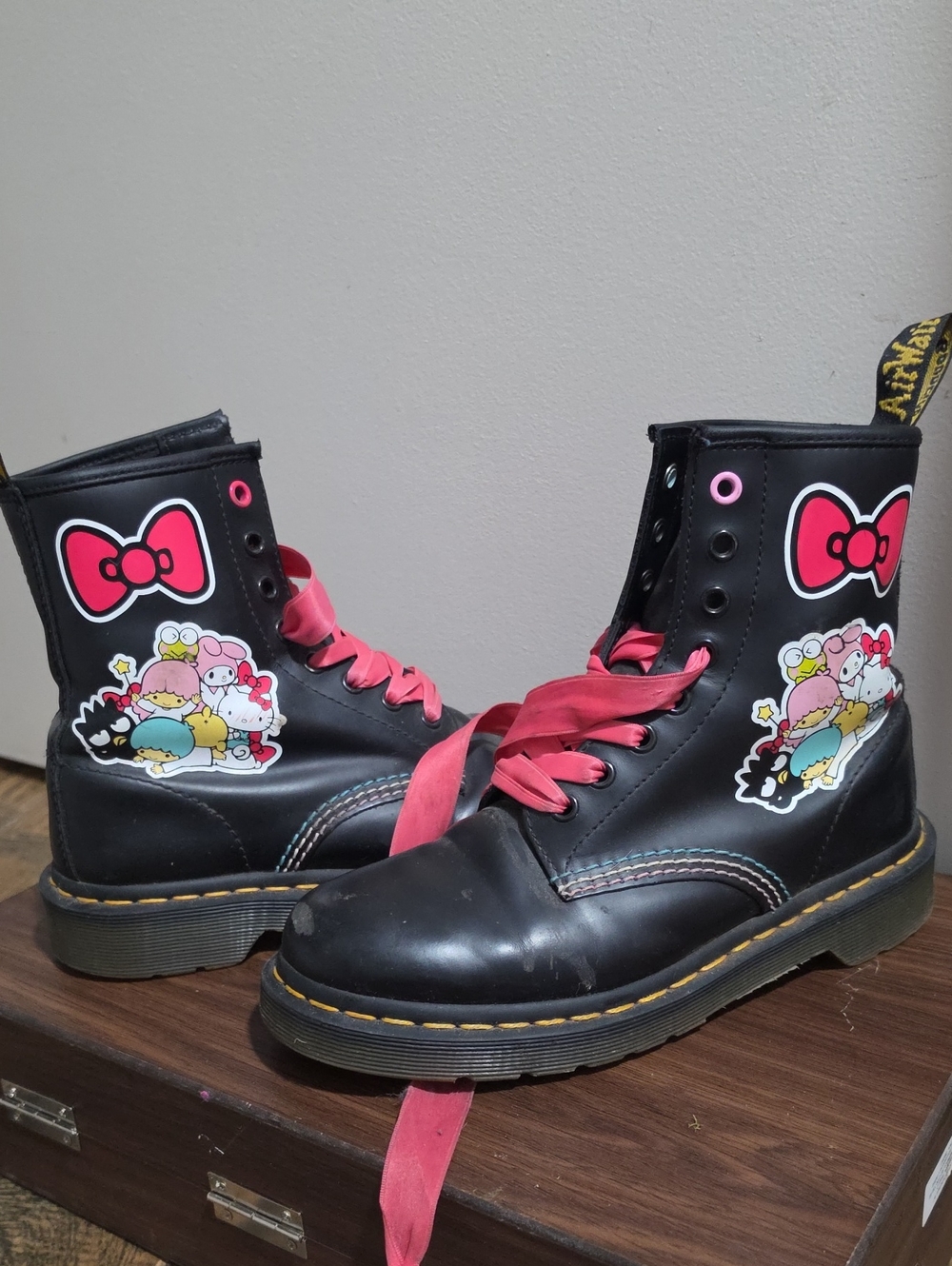 Dr. Martens - hello Kitty